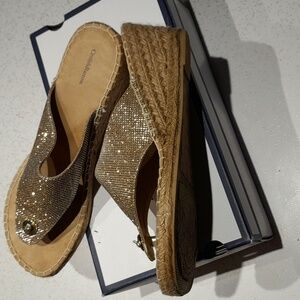 Croft & Barrow Gold Sandals Sz 9